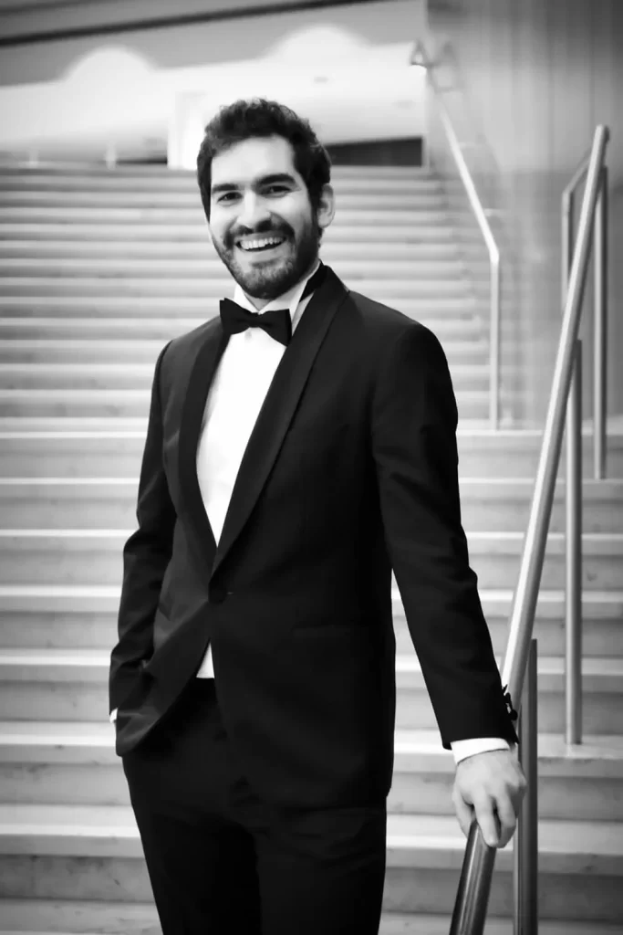 Andre Baleiro baritone - cantor lirico