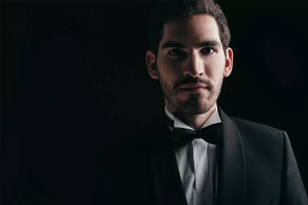Andre Baleiro baritone - cantor lirico